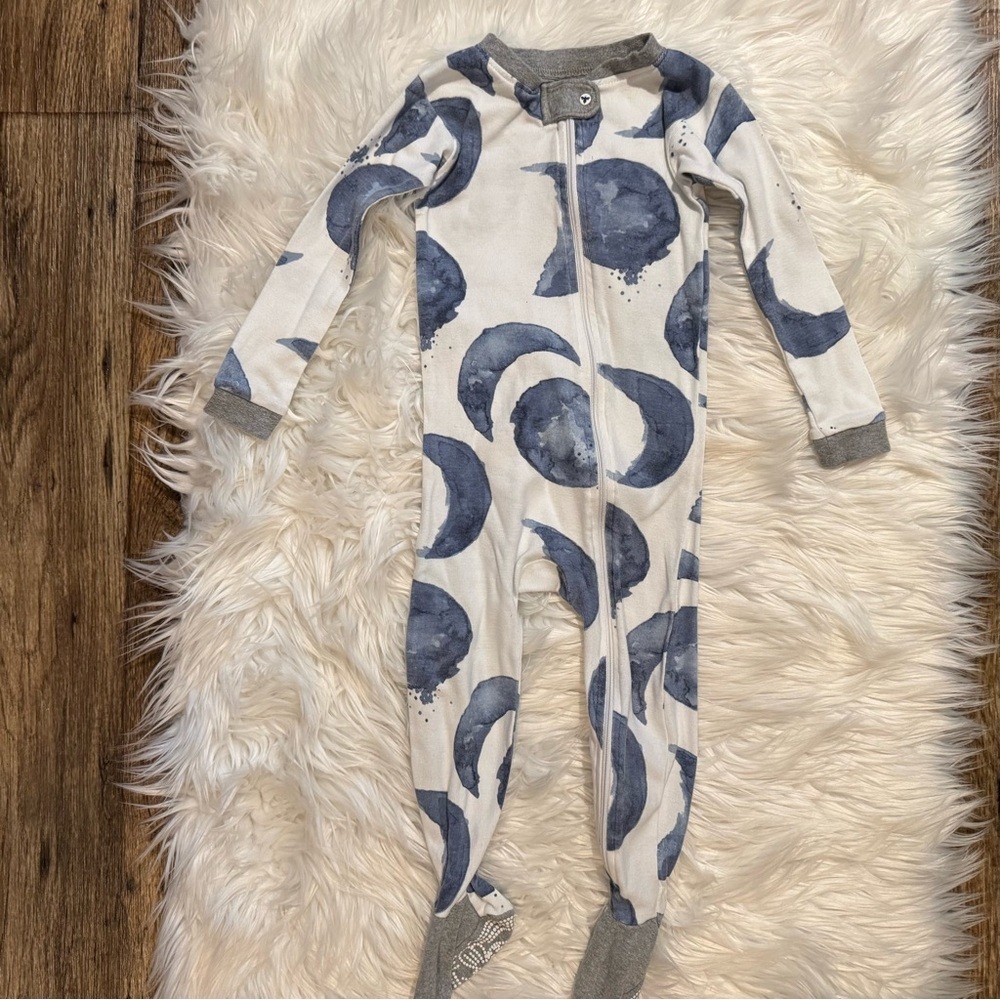 Burt’s Bees Baby Organic Cotton Sleeper 24M Moon Print Footed Pajamas EUC